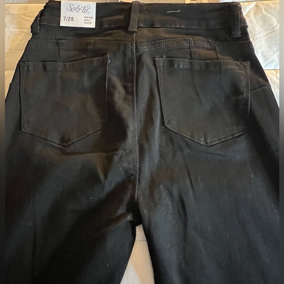 NWT Solo Til black high rise ankle push up jeans. Juniors size 7. Skinny jeans. - Picture 6 of 8